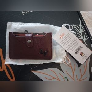 Lug Lift card holder, Vegan Leather in Wine